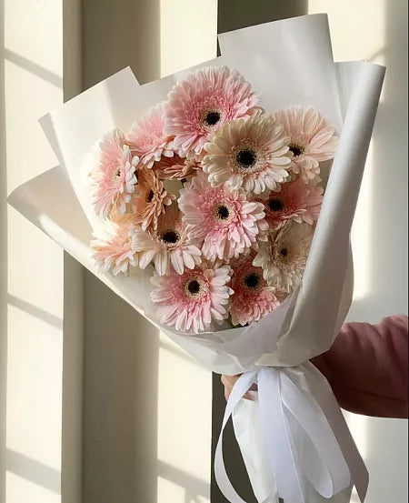 Flower bouquet with 15 gerberas