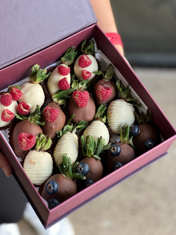 Strawberry box (16pcs)