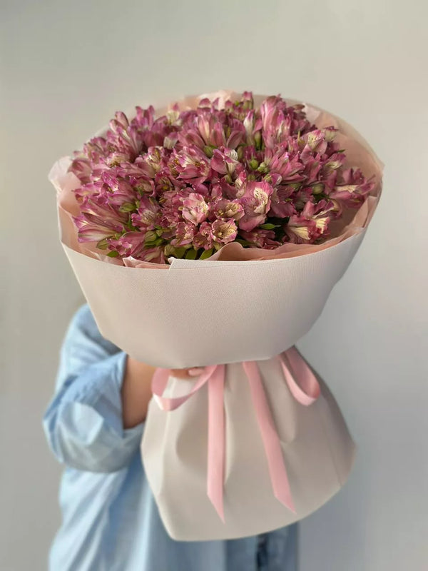 Flower bouquet "Alstra" with alstroemeria