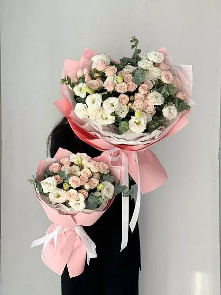 Flower bouquet set "Mom and daughter" 2.0 with lisianthus and spray rose