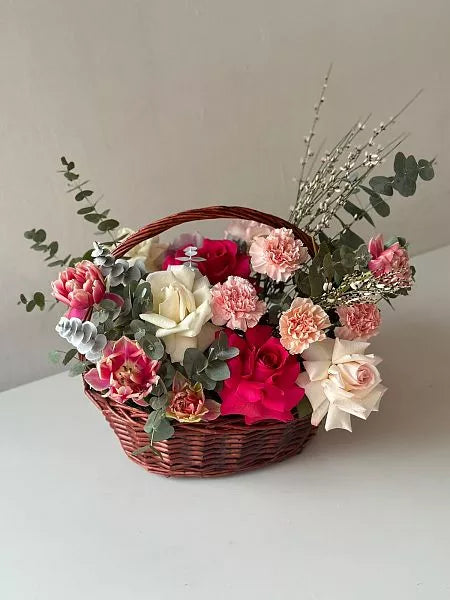 Flower basket "Velvet Evening" with carnation, rose and tulip