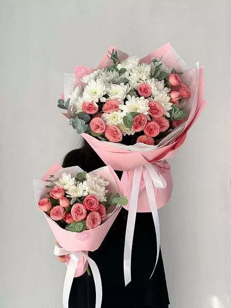 Flower bouquet set "Mom and Daughter" 1.0 with rose and chrysanthemum