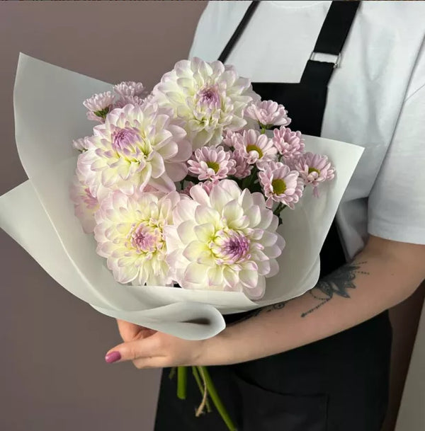 Flower bouquet "Dahliamums" with dahlia and chrysanthemum