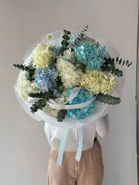 Flower bouquet "Airy delight" with hydrangea