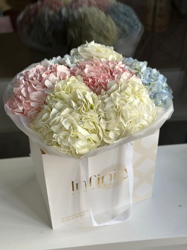 Flower bouquet with 7 hydrangea