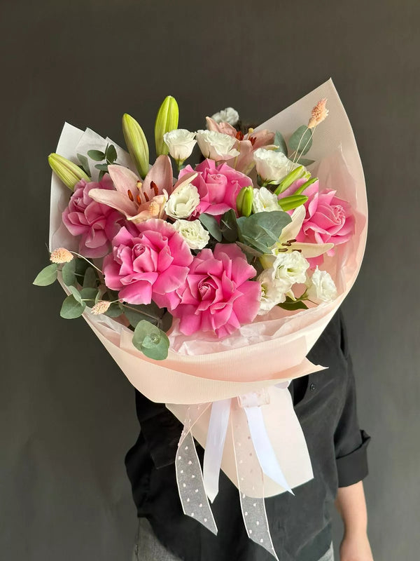 Flower bouquet "Lily Love" with lily, rose and lisianthus