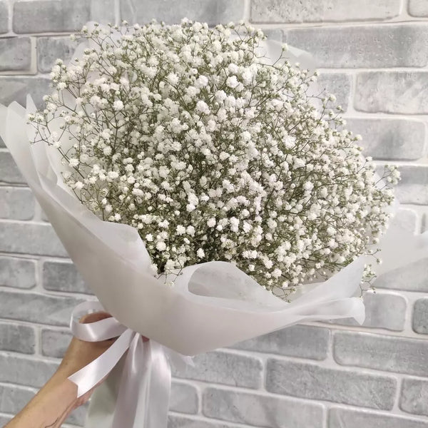 Flower bouquet with 10 gypsophilas