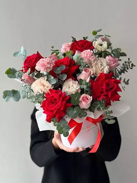 Flower bouquet "Floral Serenity" with rose, carnation and lisianthus