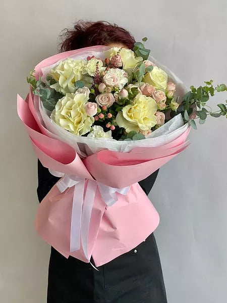 Flower bouquet "Blooming Look" with rose, spray rose and carnation