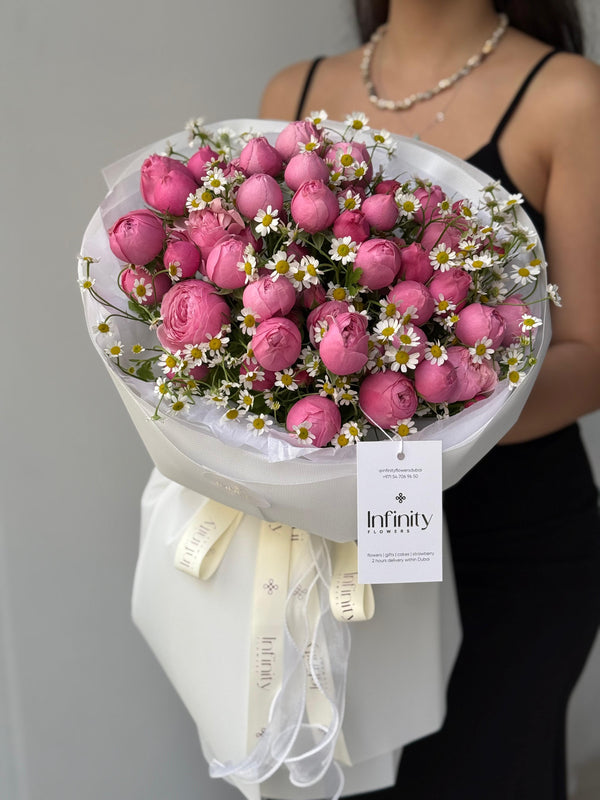 Flower bouquet "Chamomile Flow" with peony rose and chamomile