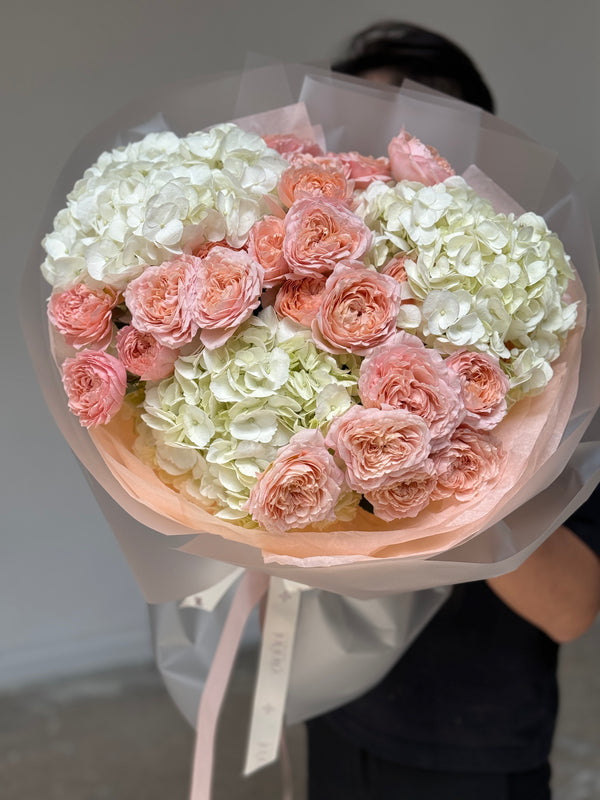 Flower bouquet "DALIA" with hydrangea and peony rose