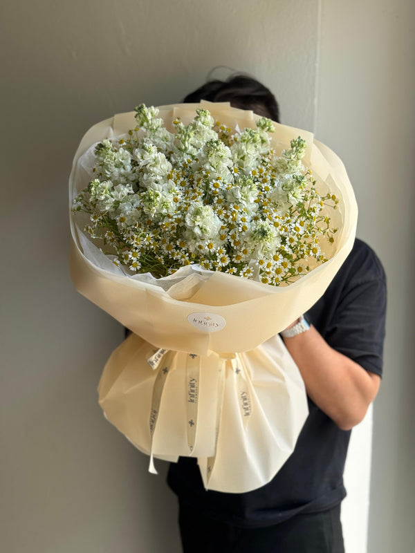 Flower bouquet ''FATIMA'' with matthiola and chamomile