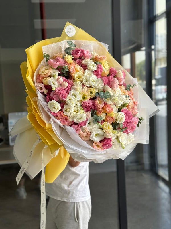 Flower bouquet "GOLDEN DUNES" with lisianthus and eucalyptus