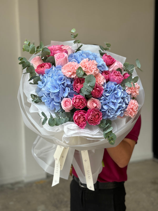 Flower bouquet "ZAYNAB" with hydrangea, peony rose and carnation