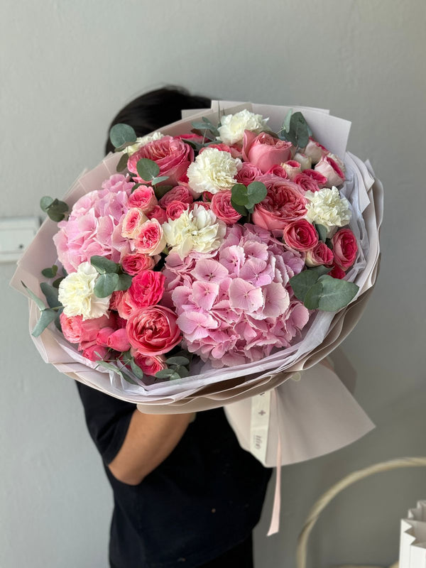 Flower bouquet "Monday Night" with hydrangea, carnation and peony rose