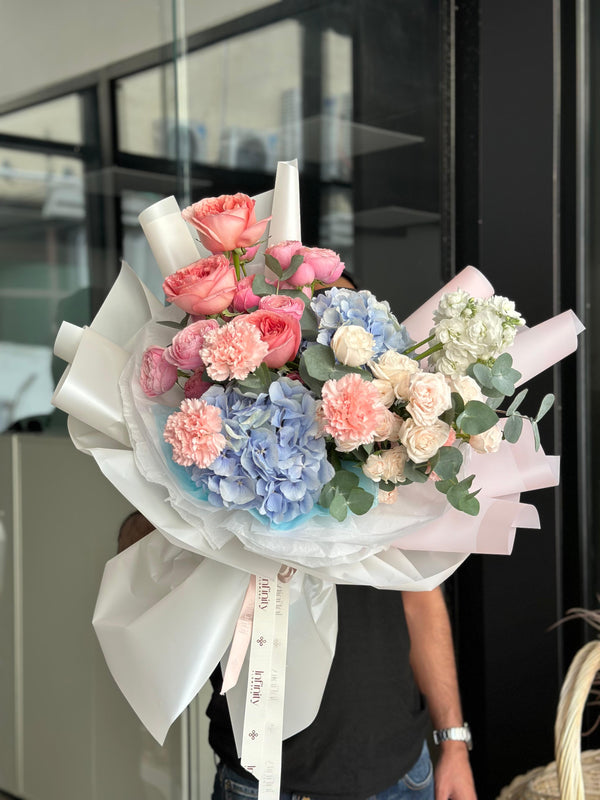 Flower bouquet "Queen" with hydrangea, peony rose and carnation