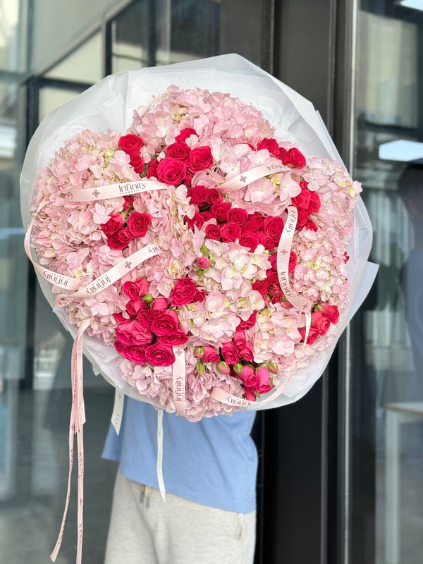 Flower bouquet "Timeless Tangier" with spray rose and hydrangea