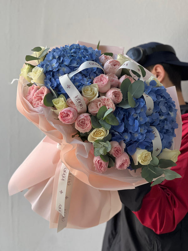 Flower bouquet "Blue Unison" with hydrangea and peony rose