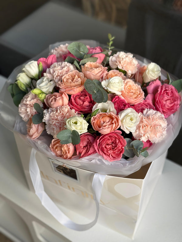 Flower bouquet "Hessa" with peony rose, carnation and lisianthus