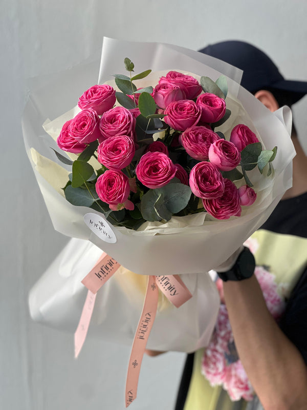 Flower bouquet with 5 peony roses