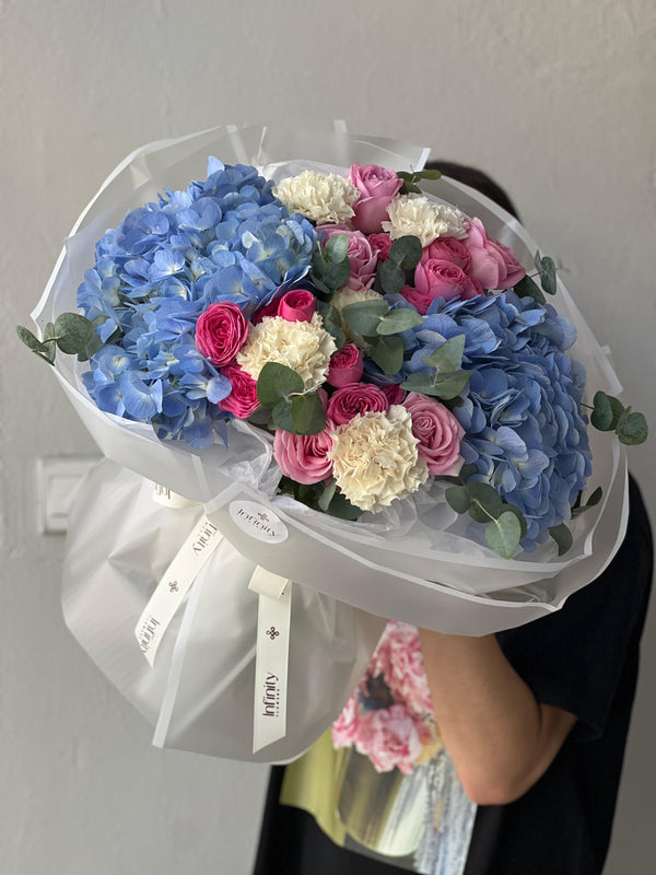 Flower bouquet "ZAYNAB M" with hydrangea, peony rose and carnation