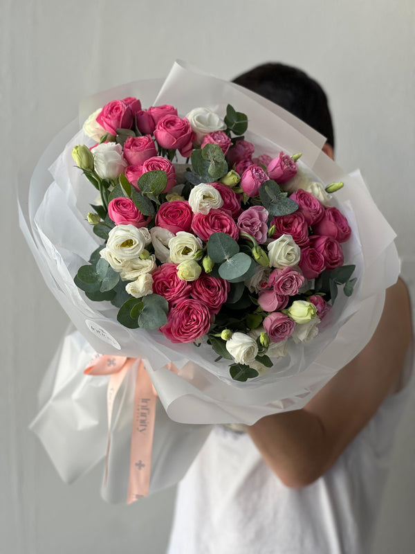 Flower bouquet "Lola" with peony rose and lisianthus