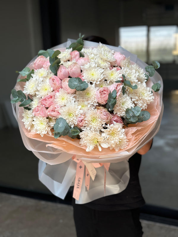 Flower bouquet "LULWA" with сhrysanthemum and peony rose