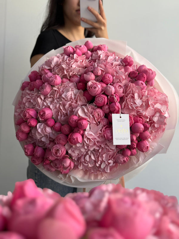 Flower bouquet "Spinel" with hydrangea and peony rose