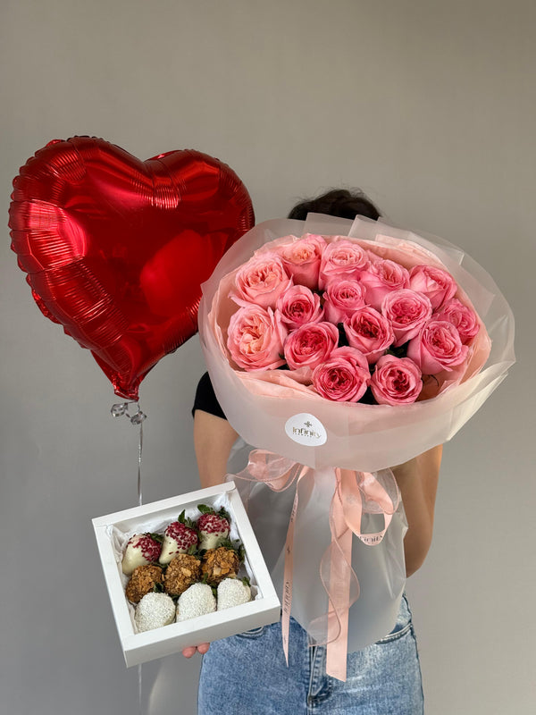 Set "XPression 1.0" with peony rose, strawberry and balloon