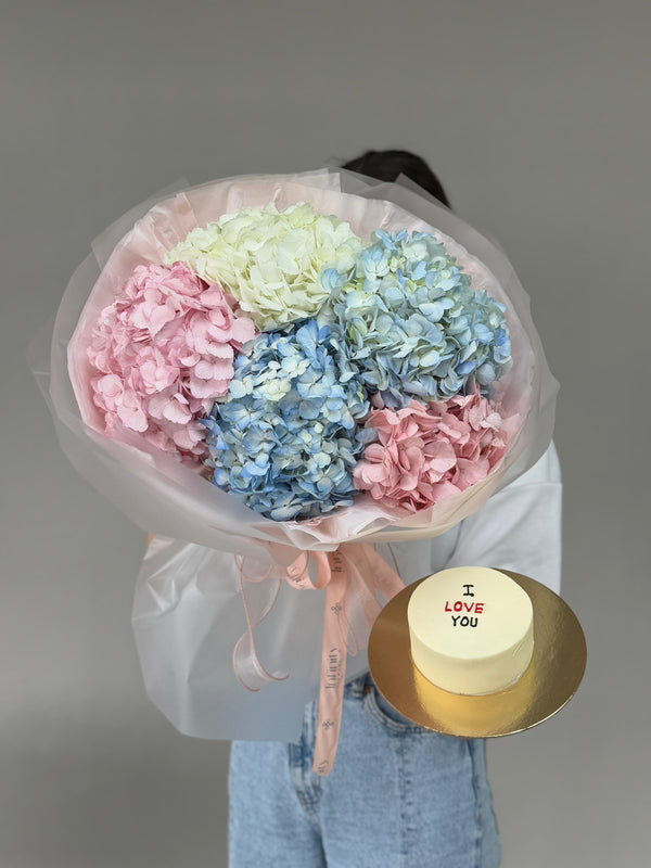 Set "Hydrangeas and bento" with flower bouquet and cake