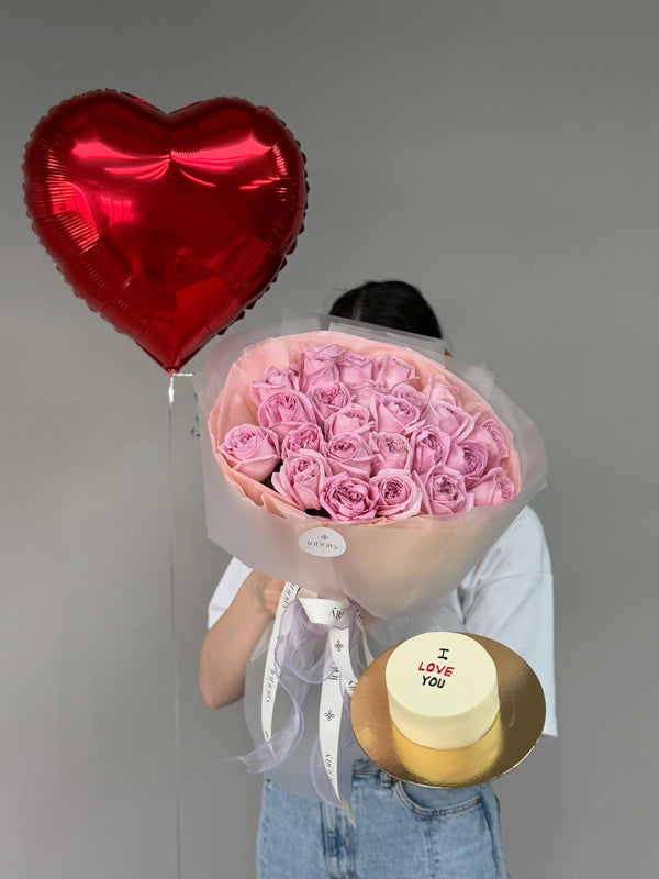 Set "Valentine 4.0" with flower bouquet, bento cake and heart balloon