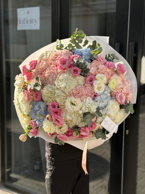 Flower bouquet "Morning Blossom" with hydrangea, lisianthus and eucalyptus