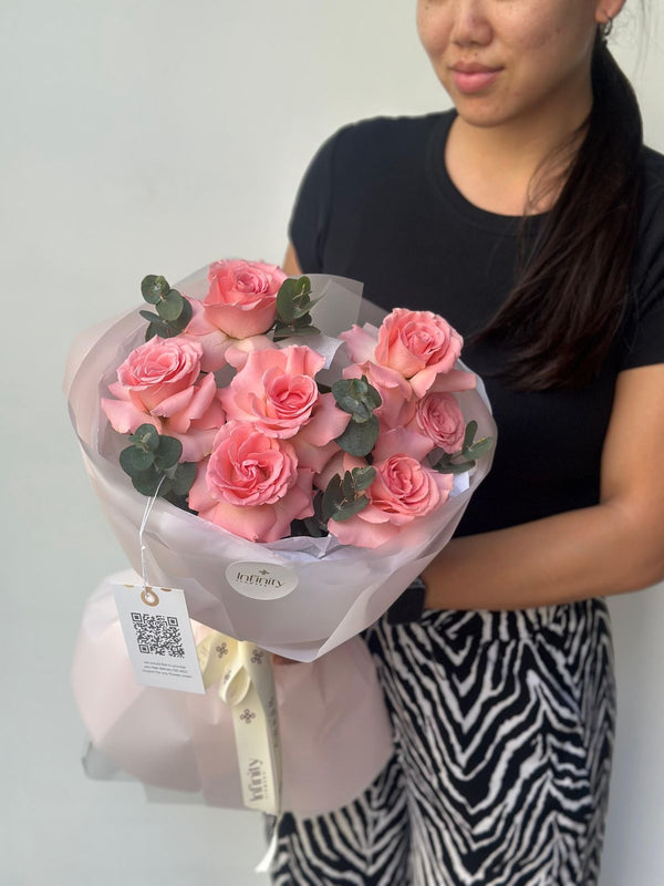 Flower Bouquet "Twist S" with rose and eucalyptus