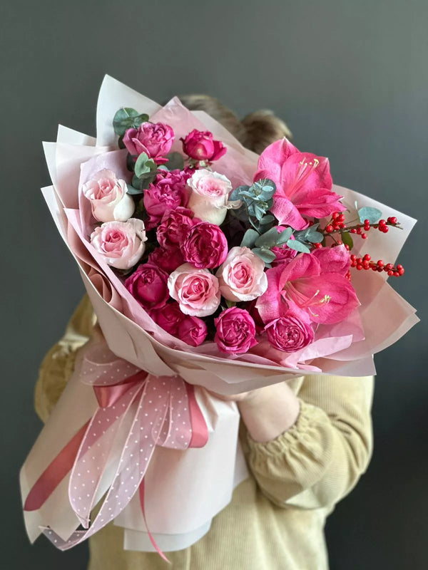 Flower bouquet "ZenRose" with amaryllis, peony rose and ilex