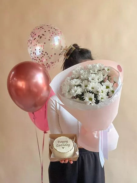 Flower set "Excellence" with chrysanthemum, cake and balloon