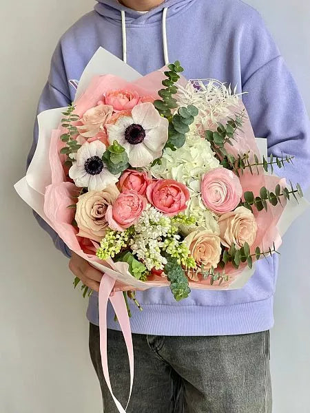 Flower bouquet "Harald" with hydrangea, rose, matthiola and anemone