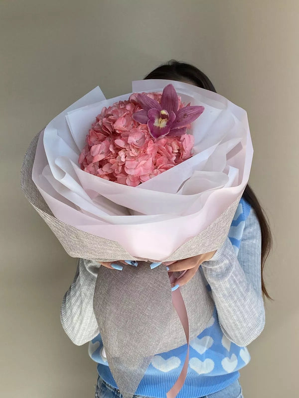 Flower bouquet "Zephyr" with hydrangea and orchid