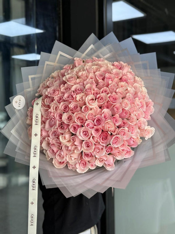 Flower bouquet with 150 rose